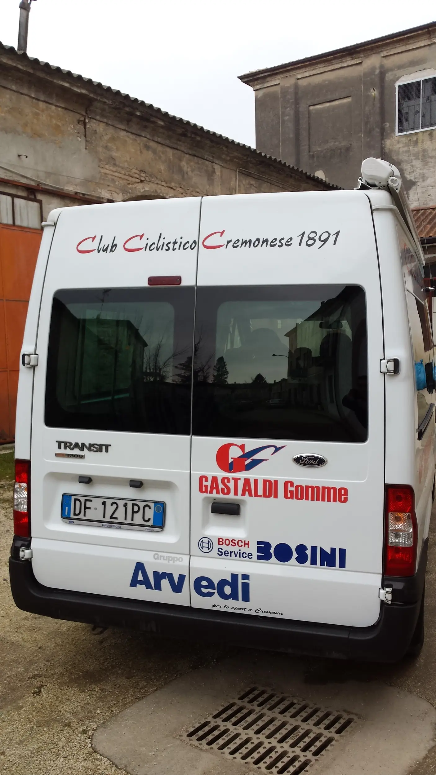 Automezzo 16