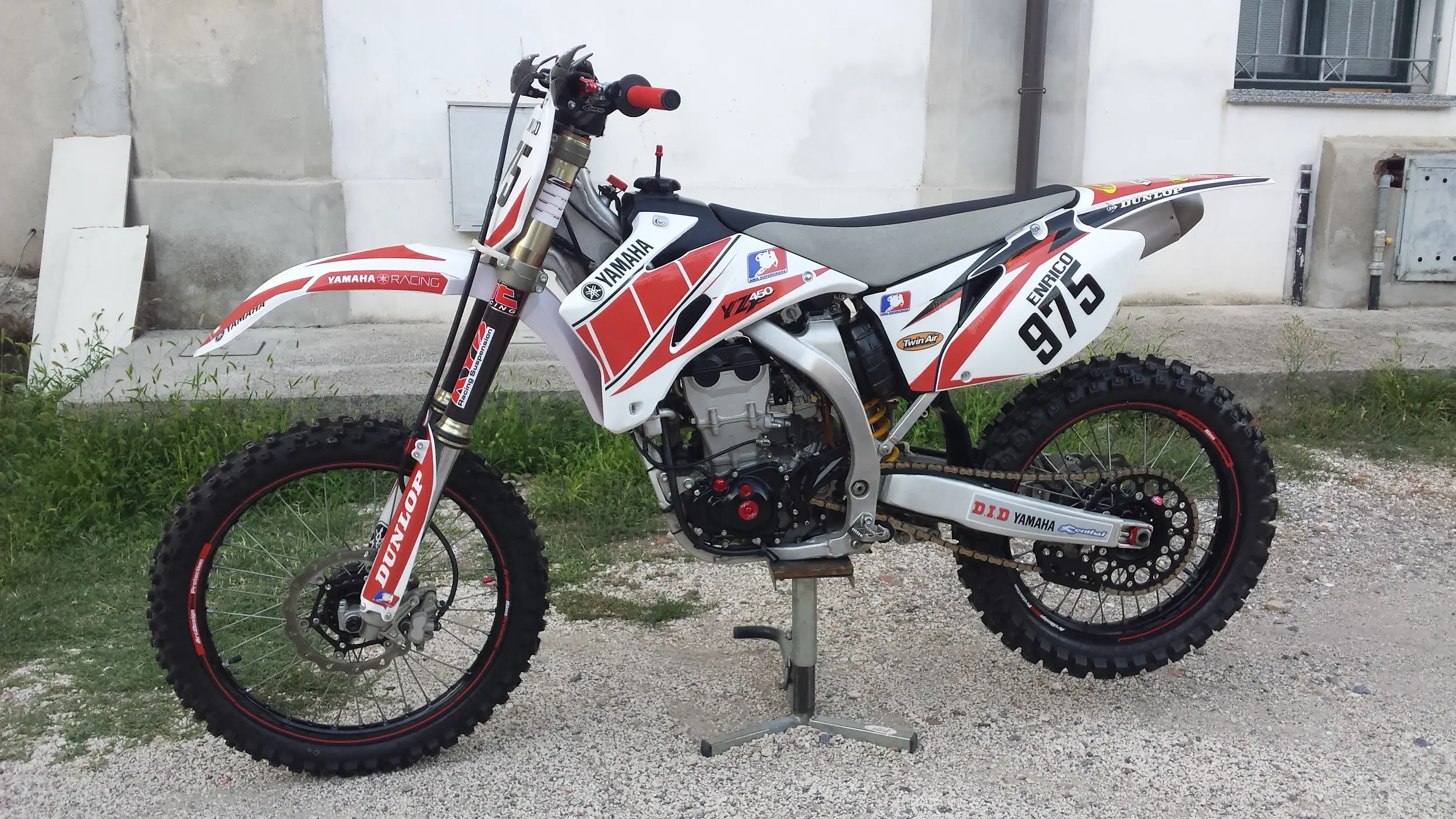 Moto 10