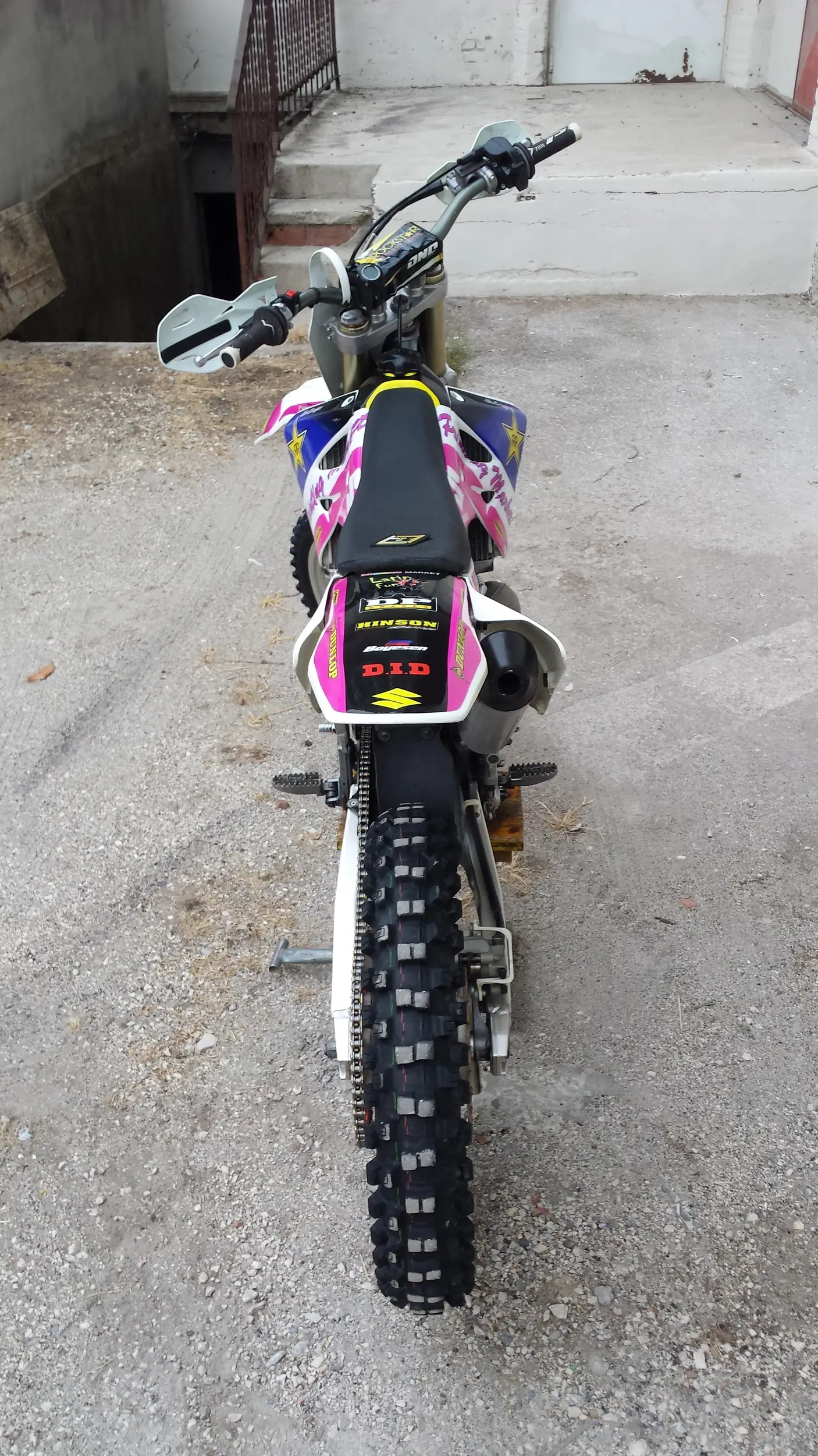 Moto 17